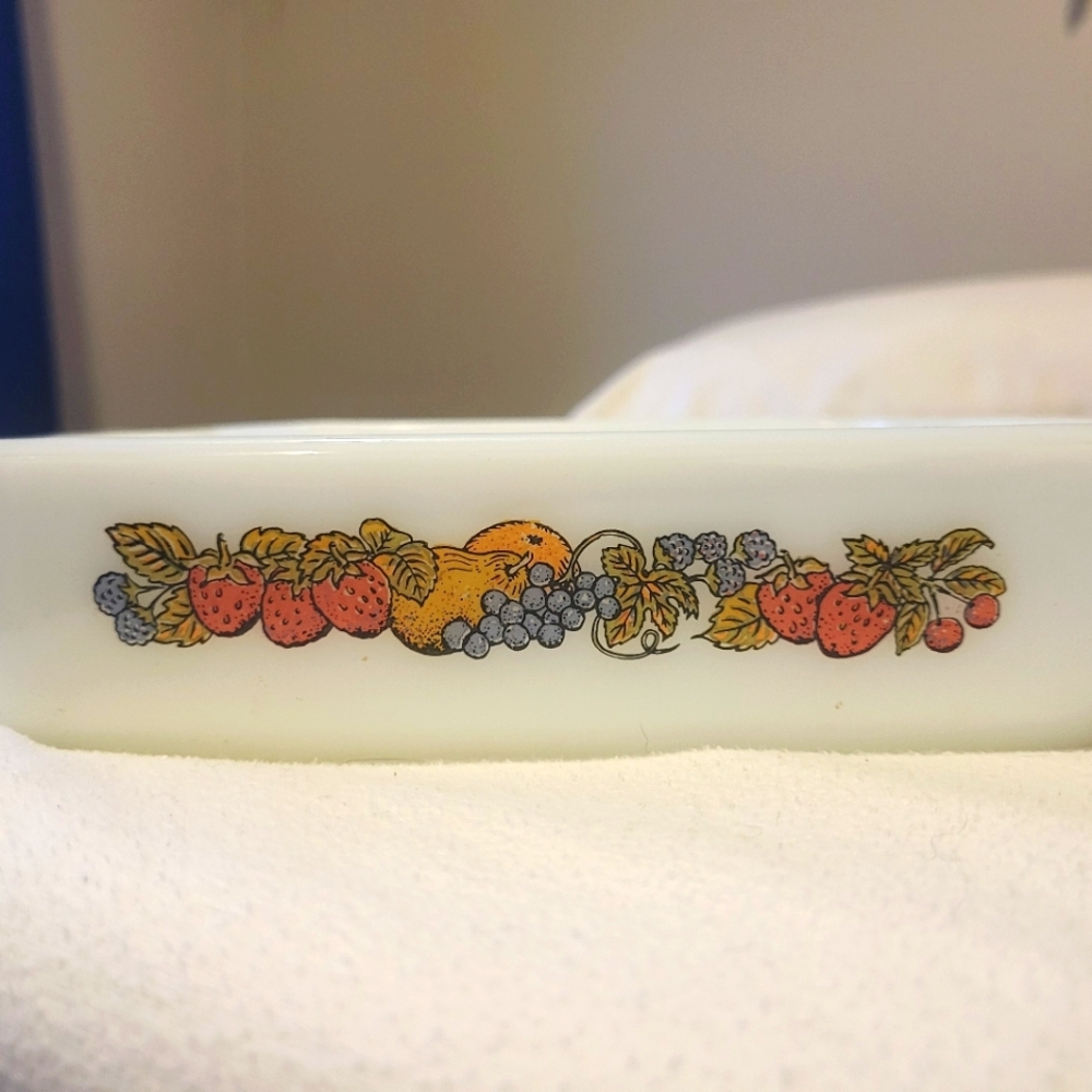Vintage anchor hocking fire king baking dish fruit design